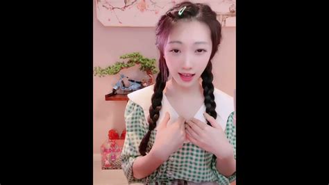 村里有个姑娘|歌曲《小芳》这么三观不正，为什么还能上春晚？